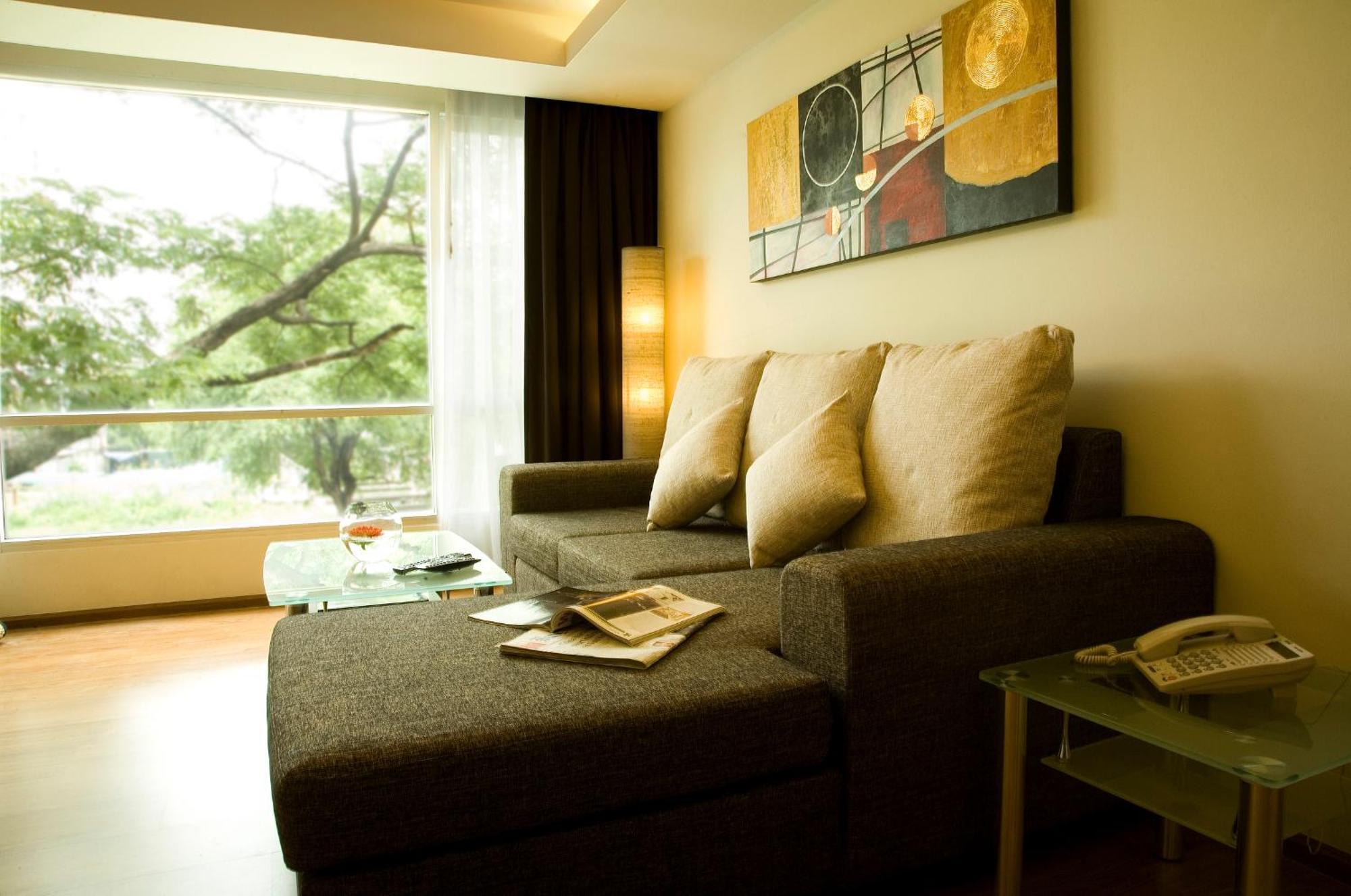 Olive Hotel & Residence Bangkok Sukhumvit 101 Exterior photo