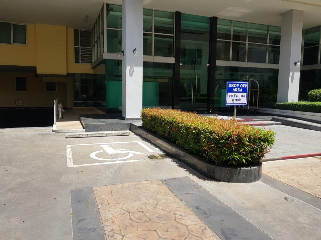 Olive Hotel & Residence Bangkok Sukhumvit 101 Exterior photo